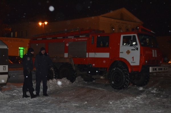 У центрі Луцька на честь Героїв Крут палав тризуб. ФОТО. ВІДЕО