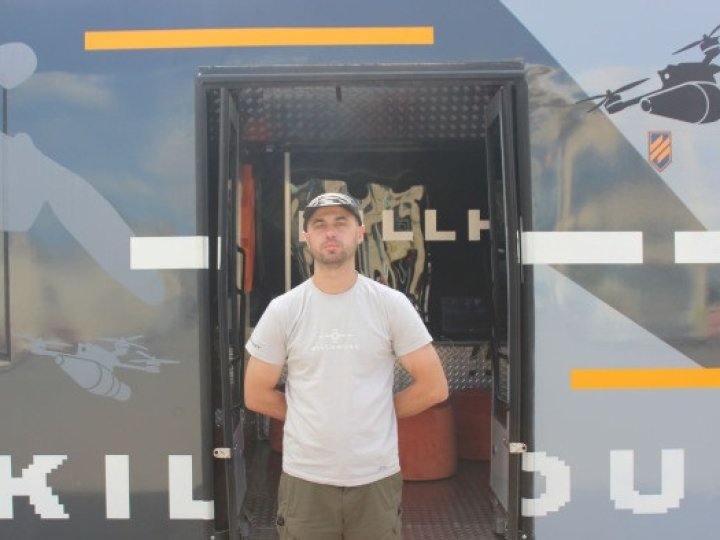 У Луцьку запрацювала мобільна школа-автобус Kill House від Третьої окремої штурмової бригади