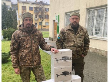 Луцька міськрада придбала військовим 6 квадрокоптерів. ФОТО