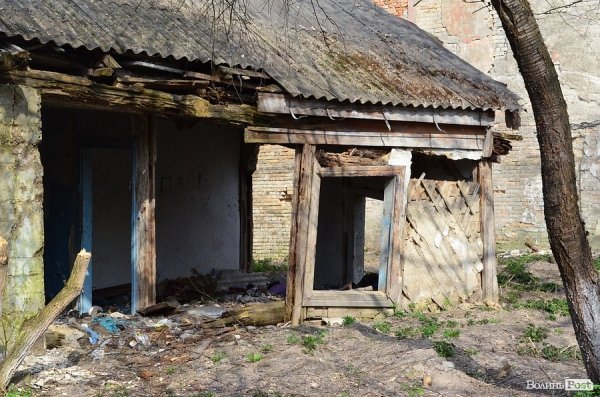 У Луцьку пам’ятку навмисно руйнують, - громадські активісти. ФОТО