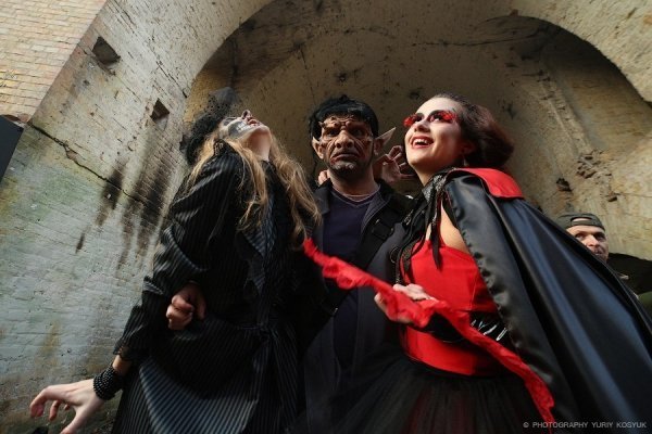 «Стильний Хеллоуїн»: фотопленер у закинутому форті