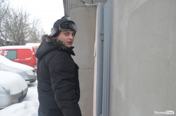 Блокування ВВшників у Луцьку: день другий. ФОТО