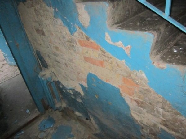 От-от щось може впасти на голову, ‒ мешканка про луцький будинок. ФОТО