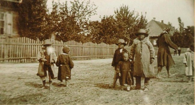 Опублікували раритетні фото селища Любешів