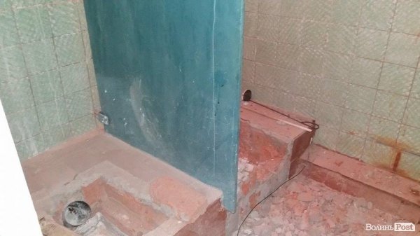 Чи змінилася ситуація в луцьких шкільних вбиральнях. ФОТО