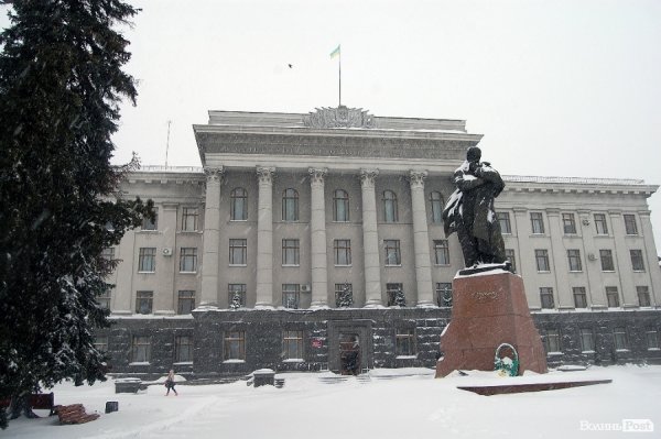 Як Луцьк замело снігом. ФОТО