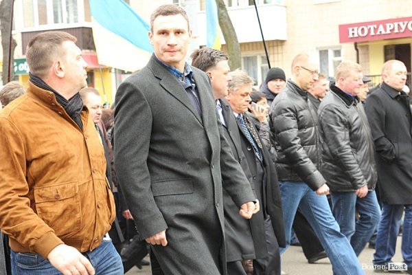 Акція «Вставай, Україно!» розпочалася в Луцьку. ФОТО. ОНОВЛЕНО