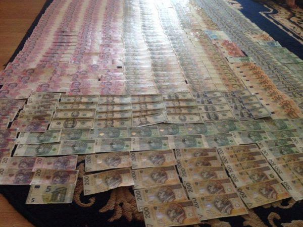 Працівники Львівської митниці «спалилися» на контрабанді. ФОТО. ВІДЕО