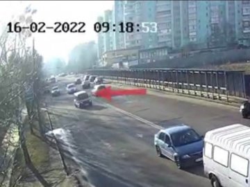 У Луцьку камери зафіксували водіїв, які порушили ПДР. ВІДЕО