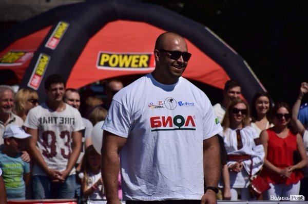 22 богатирі вражали лучан надзвичайною силою та міццю. ФОТО