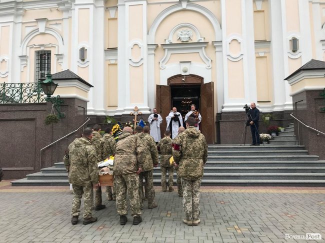 У Луцьку прощаються з загиблим Героєм Максимом Пасичнюком. ФОТО