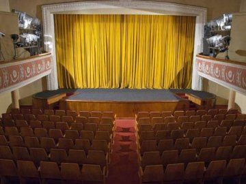 У Луцьку влаштують унікальну виставу, глядачі якої згодом зможуть створити нову у Франції