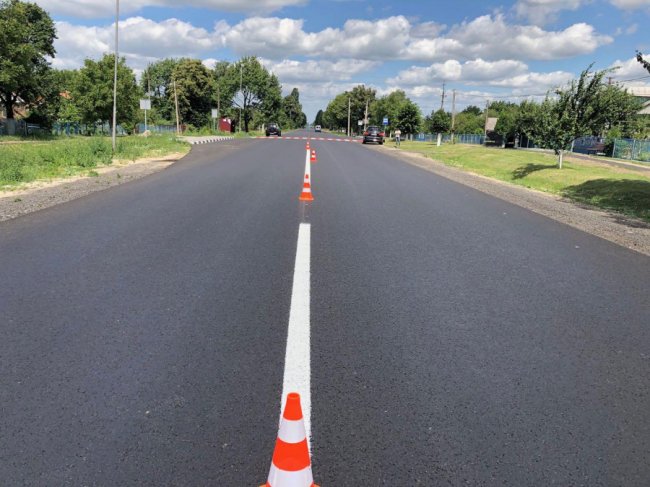 Дорога, ліхтарі і павільйони: неподалік Луцька – новий автошлях. ФОТО