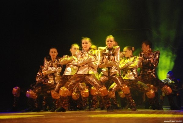 Танці пам’яті Майкла Джексона у Луцьку. ФОТО