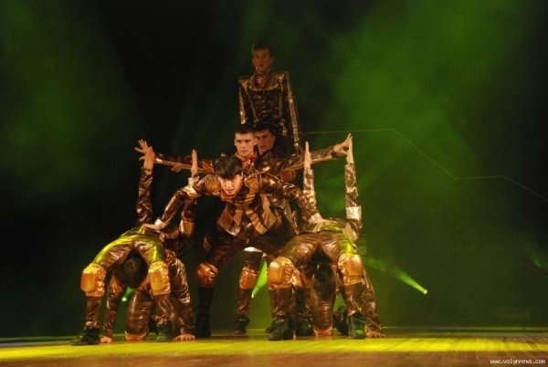 Танці пам’яті Майкла Джексона у Луцьку. ФОТО