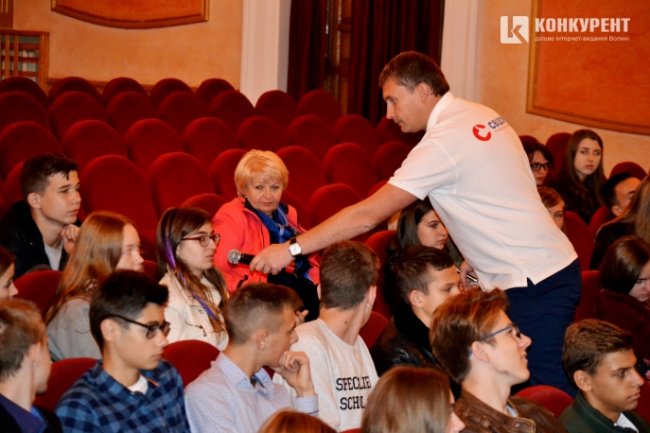 Луцьким школярам розповіли про шкоду від наркотиків. ФОТО