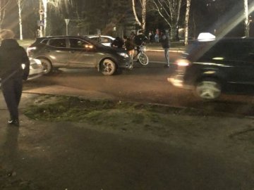 У Луцьку кросовер збив велосипедиста