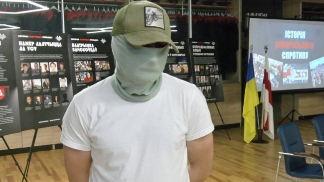 Історія білоруського опору: незвична виставка у Луцьку