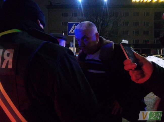 У Луцьку п’яна пасажирка авто влаштувала «шоу» патрульним