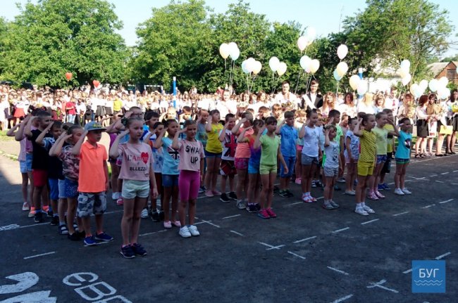 Останній дзвоник у Володимирі. ФОТО