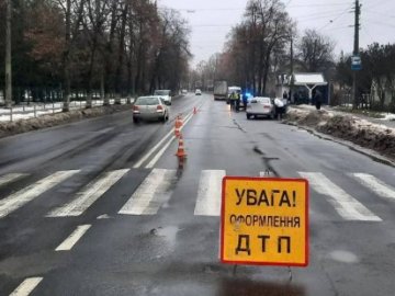 У Луцьку на Львівській автомобіль збив дівчинку