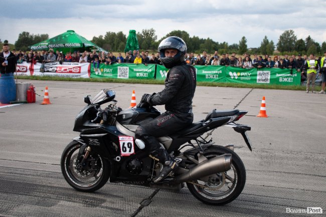 У Луцьку відбулися видовищні авто- і мотогонки. ФОТОРЕПОРТАЖ