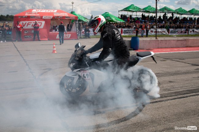 У Луцьку відбулися видовищні авто- і мотогонки. ФОТОРЕПОРТАЖ