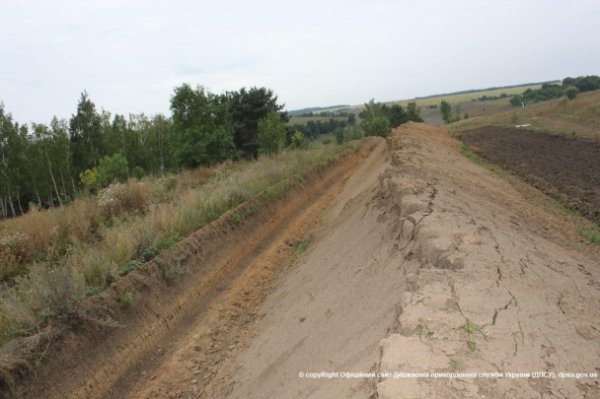 Прикордонники своїми силами зводять «стіни Коломойського». ФОТО