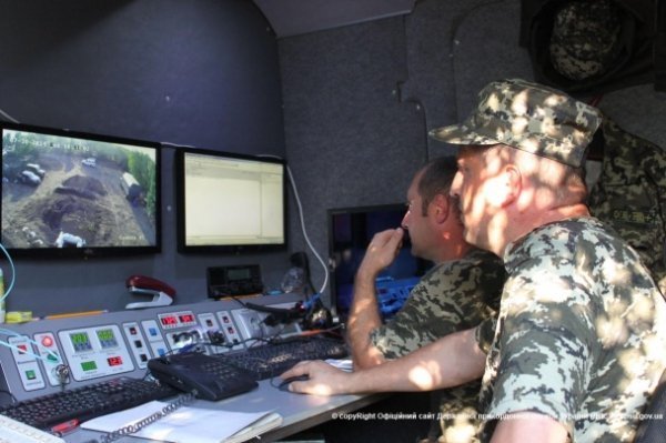 Прикордонники своїми силами зводять «стіни Коломойського». ФОТО