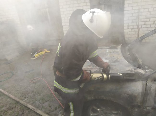 Днями на Волині горіли два автомобілі: опіки отримав один з водіїв