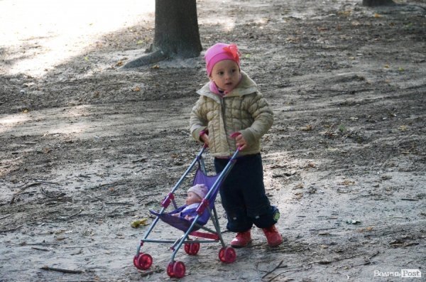 Лучани винесли 150 мішків сміття з скверу Героїв Майдану. ФОТО 