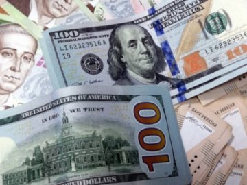 Долар впав у ціні: курс валют у Луцьку станом на 7 квітня