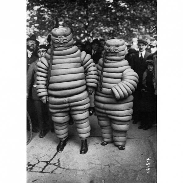 Ретро-вбрання до Хелловіну: і смішно, і страшно. ФОТО