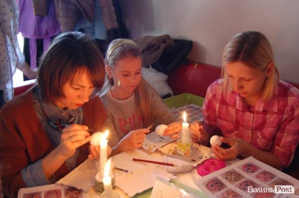 У Луцьку почали готувати подарунки до Великодня. ФОТО