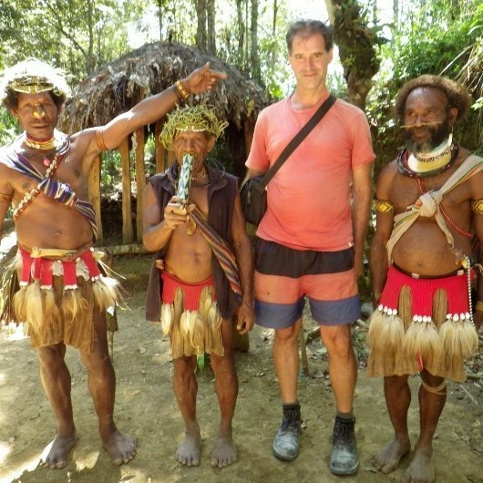 22. Майк Спенсер Боун з пігмеями хулі в Тарі, Папуа-Нова Гвінея. Фото: Mike Spencer Bown / SWNS