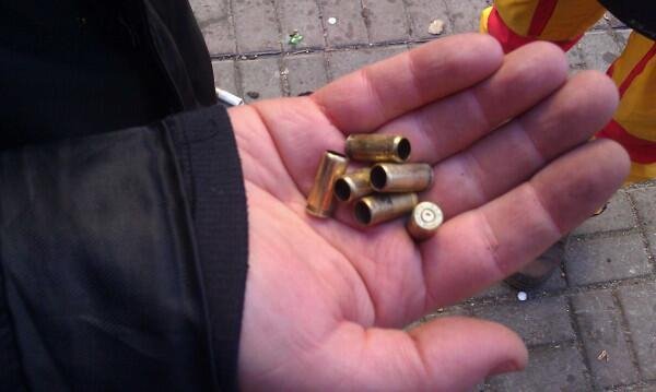 «Беркут» розганяє людей водометами, гранатами і вогнепальною зброєю. ФОТО