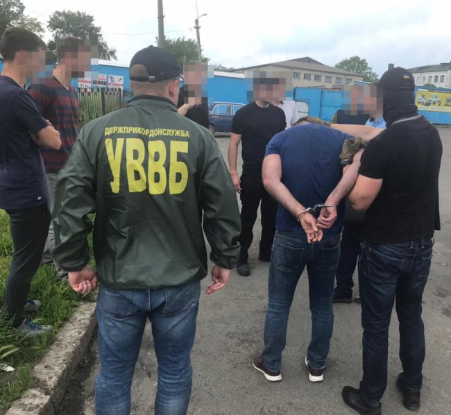 Волинянин пропонував прикордонникам хабар, щоб налагодити незаконний бізнес. ФОТО