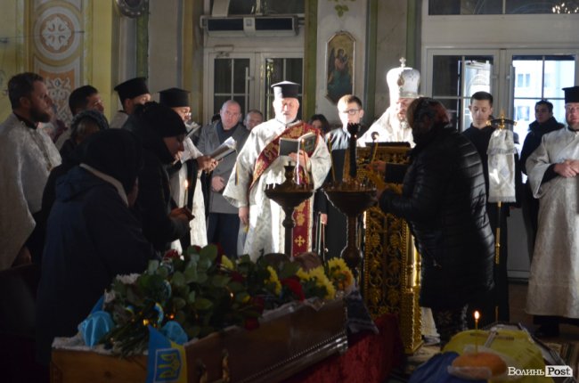 Загинув у день народження: Луцьк попрощався з воїном Віктором Лахаєм. ФОТОРЕПОРТАЖ