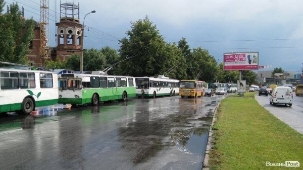 Наслідки шквальної зливи у Луцьку. ФОТО. ВІДЕО