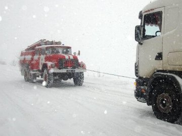 На трасі Ковель-Жовква через негоду обмежили рух вантажівок