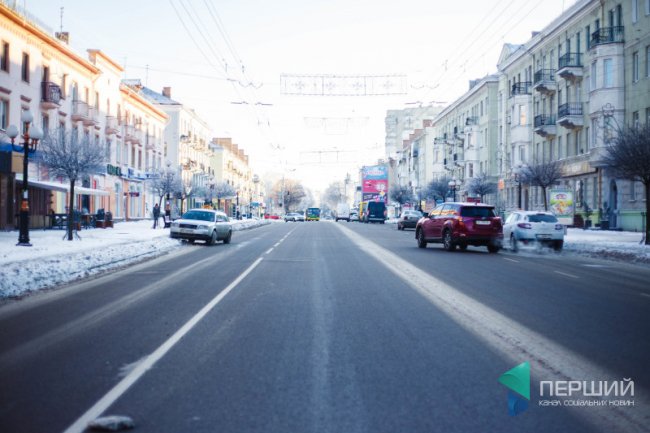 Мерехтливий сніг і кришталевий іній: Луцьк опинився у морозному полоні. ФОТО