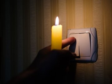 Аварія знеструмила десятки будинків у Луцьку