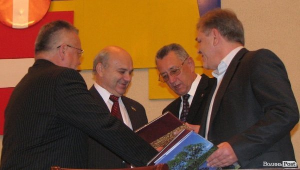 У Волиньраді давали настанови новообраним нардепам. ФОТО 