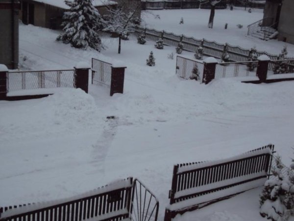 Польщу замело снігом. ФОТО. ВІДЕО