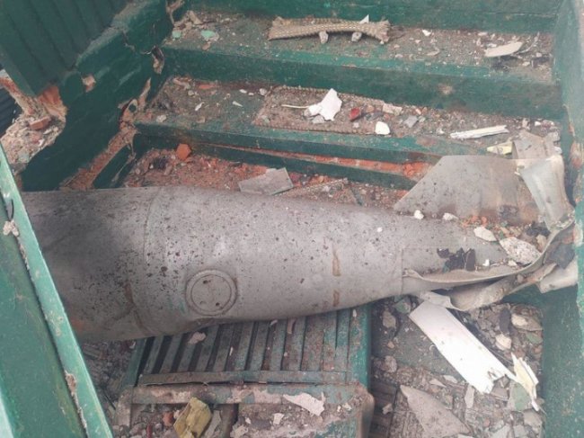 Над Черніговом збили літак, який обстрілював місто авіаційними бомбами ФАБ-500. ФОТО