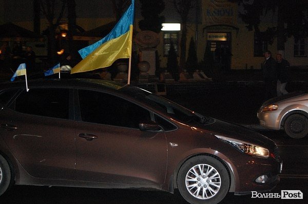 У Луцьку розпочався Євромайдан. ФОТО. ВІДЕО