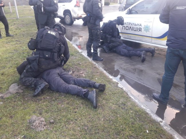 Вимагали неправомірну вигоду та збували психотропи: на Волині судитимуть патрульних поліцейських. ФОТО