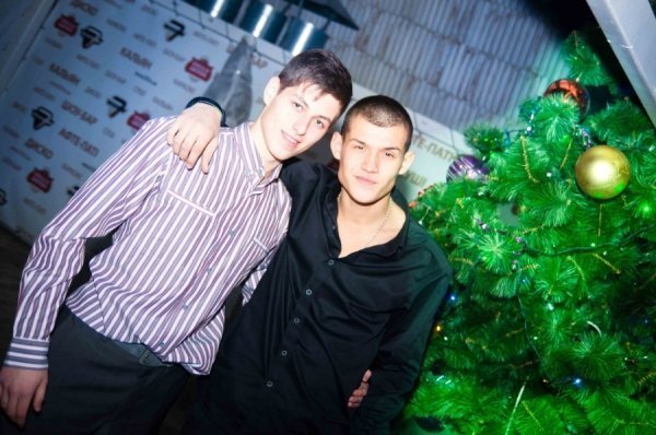 Клуб Seven Show Bar (фото взяті з http://vk.com/show_bar_7)