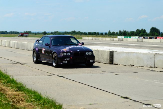 У Луцьку стартували видовищні змагання дрег-рейсерів. ФОТО