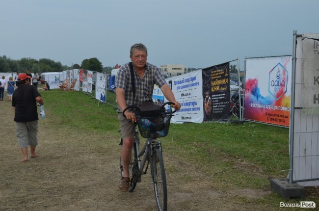 Не молоддю єдиною: як на «Бандерштаті» відпочивають «поважні» фестивальники. ФОТО 